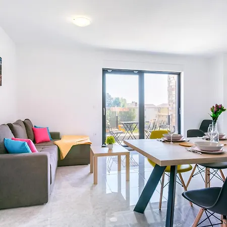 Nevia - B6 - Mpolo *