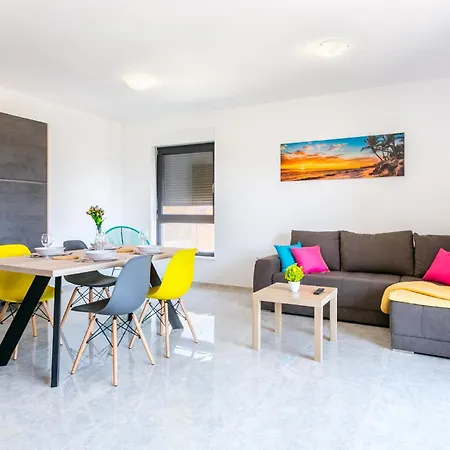 Apartment Nevia - B6 - Mpolo