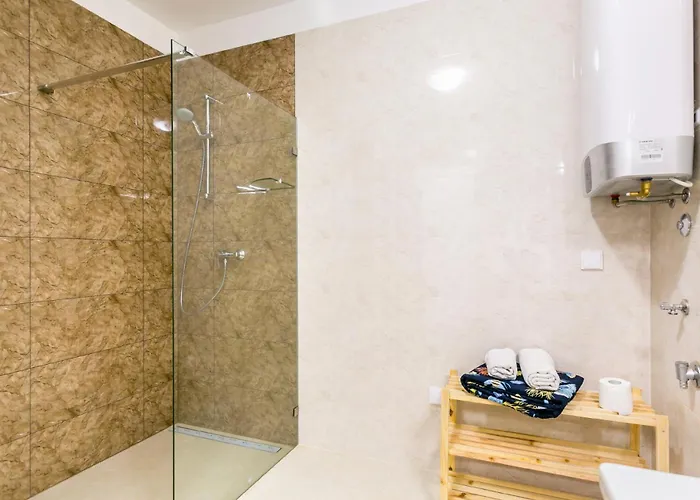 Nevia - B6 - Mpolo *