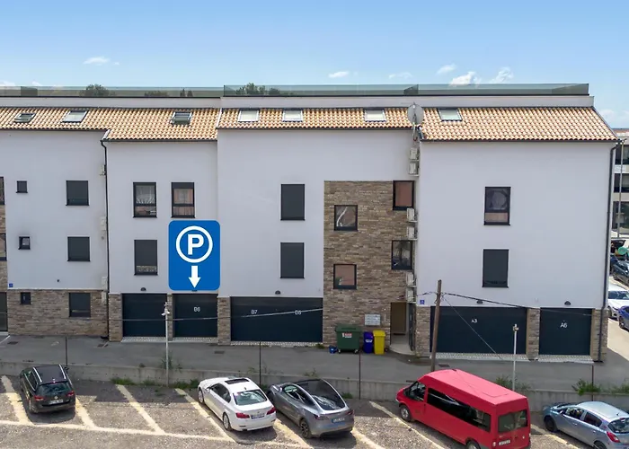 Nevia - B6 - Mpolo Appartement *